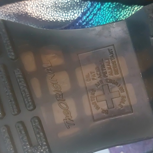 Dr. Martens Rainbow Ray 1460 in purple size 6 Nwot - Picture 7 of 11